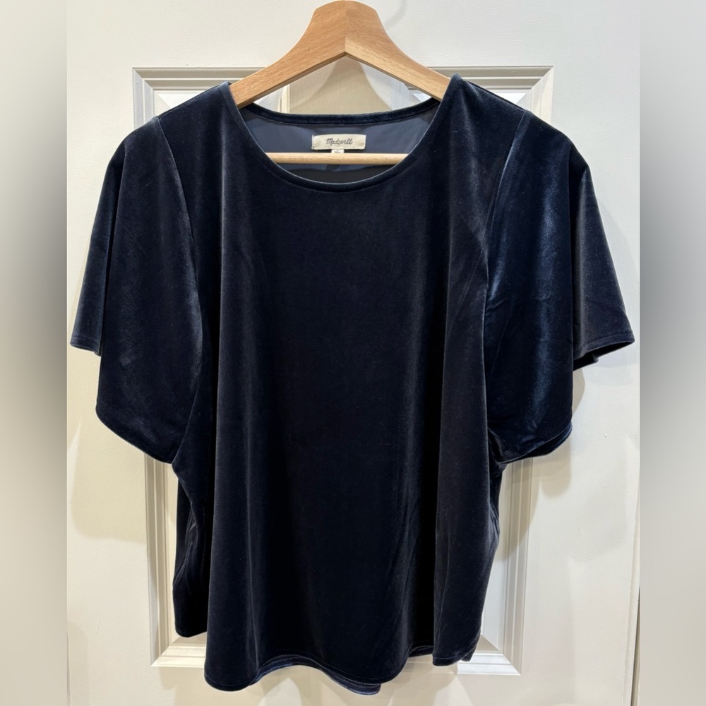 Madewell Midnight Velvet Tee 💙